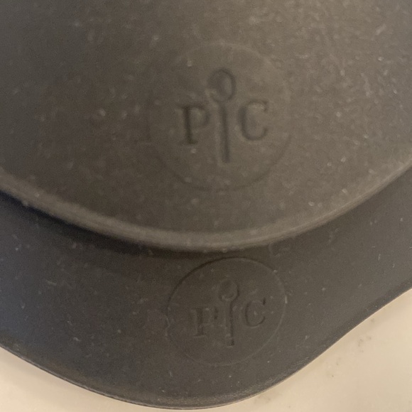 Pampered Chef Silicone Mini Oven Mitts - Picture 3 of 5